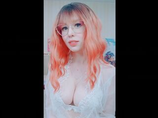 naked cam chatroom AliceShelby