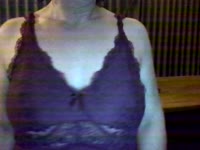 hoi, ik ben hete milf die voor veel open staat. ik hou wel van dominantie en hou er van om een onderdanig sletje te zijn. Maar als jij dat wil kan ik ook jouw strenge meesteres zijn....Er kan veel maar geen extreme ding zoals:naalden, plas en poep...Vragen staat vrij, wie weet kan je me overtuigen om grenzen te verleggen.