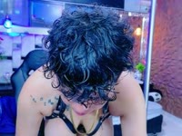 Ik ben een heel lief, rustig en zachtaardig meisje. Ik hou ervan om een fijne en ontspannen sfeer te creëren waar iedereen zich welkom en op zijn gemak voelt. Ik ben respectvol, attent en behandel anderen altijd met vriendelijkheid. Als je op zoek bent naar een rustige plek met goede vibes en iemand die luistert en met je glimlacht, dan ben je hier welkom ✨