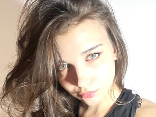 camgirl shaving pussy BriandaLudwic