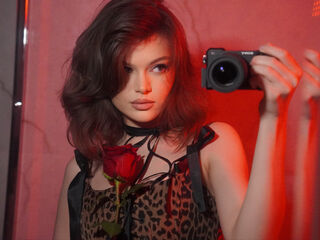 cam girl playing with sextoy LunaBruna