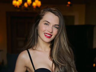 adult video chat QuinnTakara