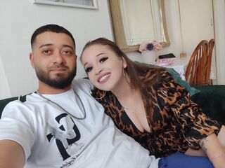live sex webcam couple MarioAndIzabelle