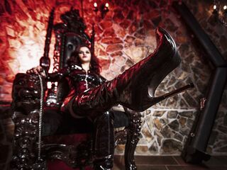 leather fetish sex cam IsisKnox