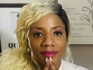 role-play web cam Lolaredstarr