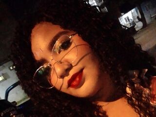 naughty camgirl fingering pussy AishaBlanco