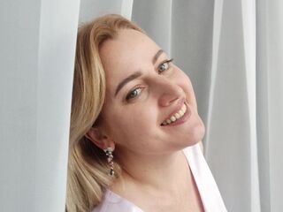 naked girl with live cam AlexaDeneuve