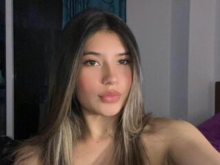 cam strip tease AmberDunn