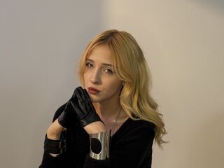 naughty AmeliaHatta