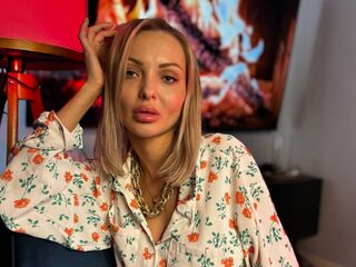 masturbating webcamgirl AmityHarwick