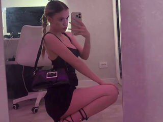 naked girl with webcam masturbating AngelesBelfiore