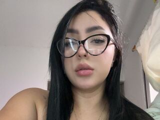 girl chatroom AriaLaurents