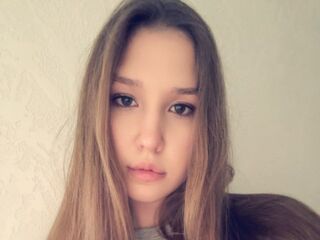 naughty camgirl masturbating AvaKriek