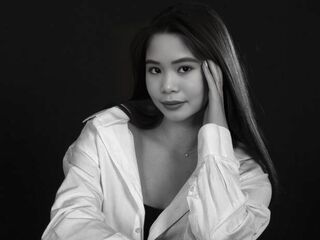hot cam girl masturbating with vibrator AyaNicole