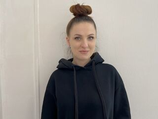 adult web cam BattyLee
