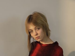 cam girl masturbating with vibrator BellEltzroth