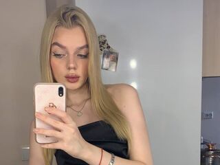 closeup web cam BonnieBlake