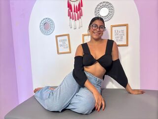 nude webcamgirl pic BrianaMontes