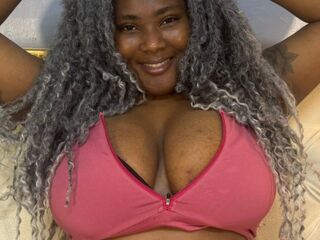 naked camgirl fingering pussy BriankaGema