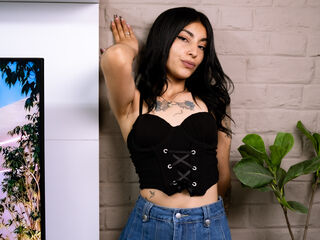 hot cam girl masturbating with vibrator BrunnetAlba