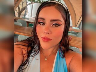 closeup webcam CamilJoness