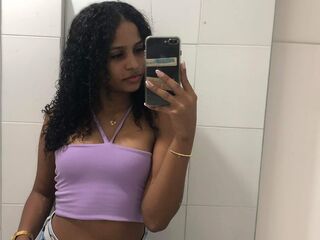 naked webcamgirl picture CamilaHank