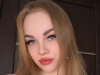 girl chat room CamillaDerrick