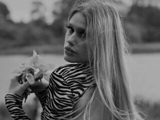 camgirl live porn cam CharisseBuonomo