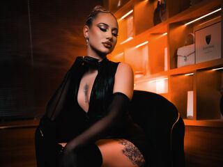 girl fingering pussy ChloeGracey