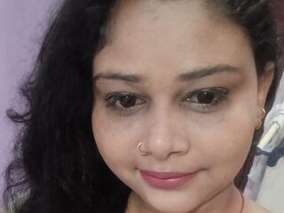 webcam babe chatroom CurvySoniya