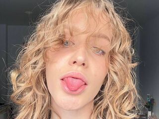 camslut topless DaniaGanis