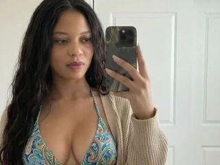 fingering girl chatroom DaviWilliams