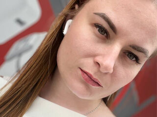 topless webcamgirl ElenaMaeer