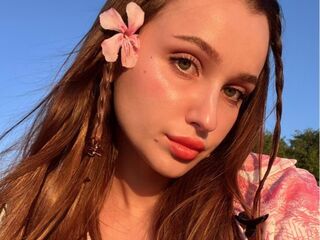 mastubating web cam girl ElisaHeathe