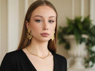 naked girl with webcam EmaGurrad