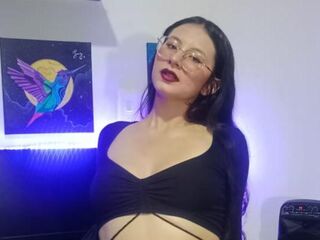 nude camgirl pic EmberCullen