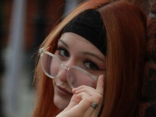 closeup EmeraldClyatt