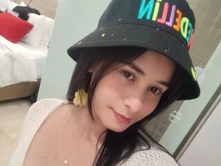 camgirl playing with vibrator EmyRein