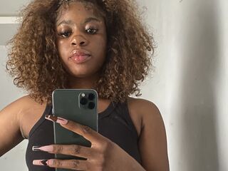 girl showing tits EnoyElla