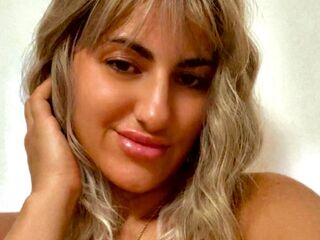 chat with cam EriaBelle
