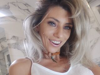 hot cam girl masturbating with sextoy EvyScarlet