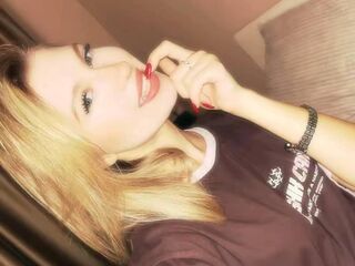 nude gamgirl FlossieRoseth