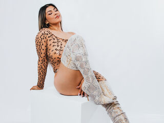 camgirl playing with sex toy GiaMartineli