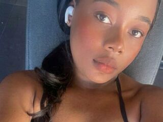 cam girl masturbating with dildo GrasyBenty