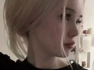 camwhore masturbating with sextoy HeatherHeinitz
