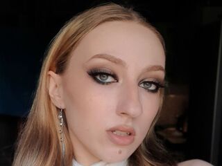 naked webcamgirl photo HenriettaFare