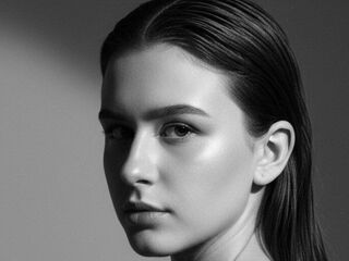 naked camgirl HildaBarzey