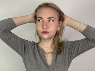 camgirl fingering bald pussy HisakoHenn