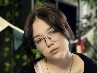 camwhore masturbating with vibrator HuldaGiovinco