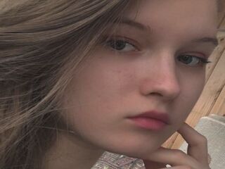 camslut naked InocenciaFarrare